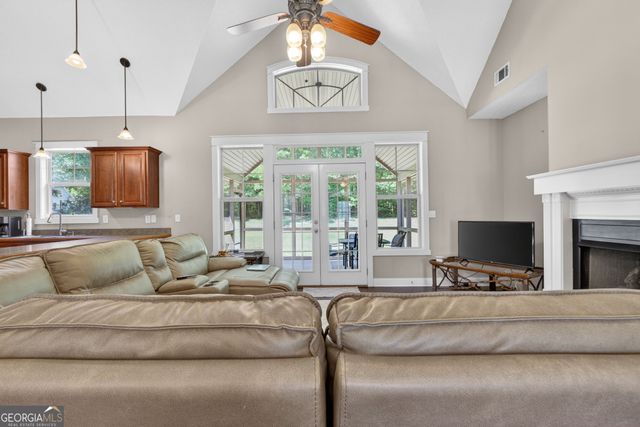 127 Lambdin Circle, Barnesville, GA 30204