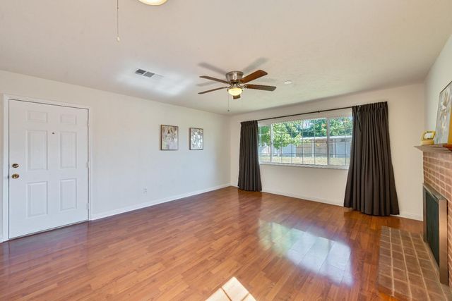 7869 Valley Quail Ct, Antelope, CA 95843