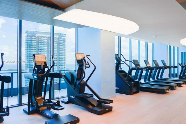 1000 Brickell Plz 3208, Miami, FL 33131