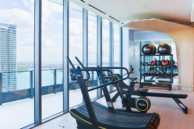 1000 Brickell Plz 3208, Miami, FL 33131