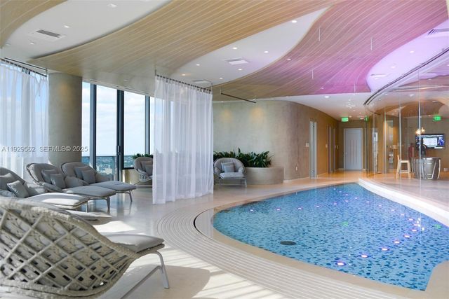 1000 Brickell Plz 3208, Miami, FL 33131