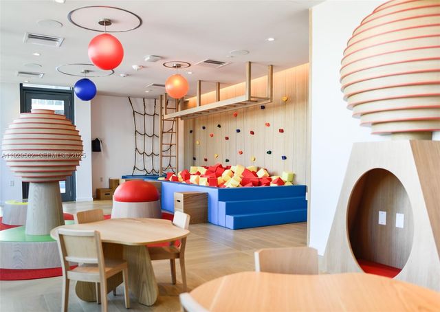 1000 Brickell Plz 3208, Miami, FL 33131