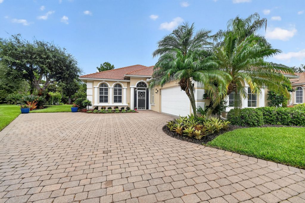 4577 NW Red Bay Circle, Jensen Beach, FL 34957