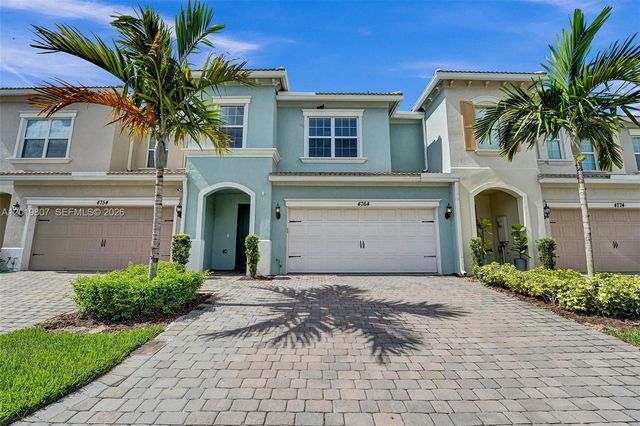 4764 Eucalyptus Dr, Hollywood, FL 33021