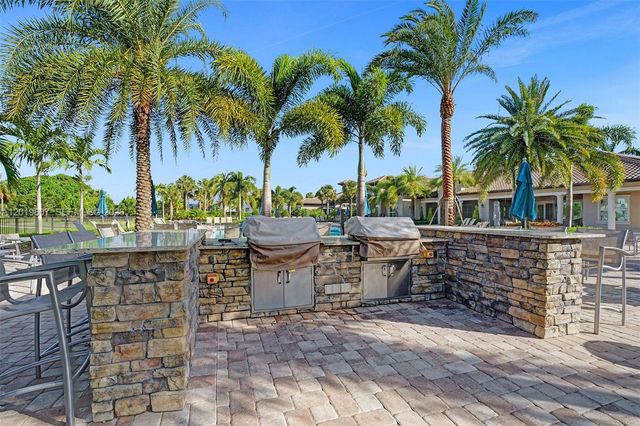 4764 Eucalyptus Dr, Hollywood, FL 33021