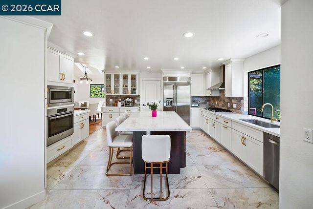 172 Rudgear Dr, Walnut Creek, CA 94596