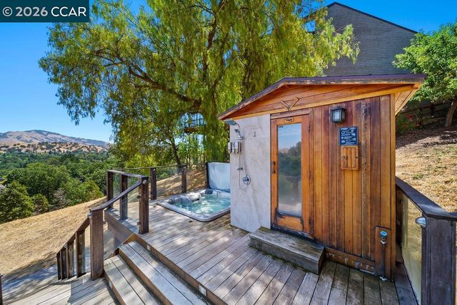 172 Rudgear Dr, Walnut Creek, CA 94596