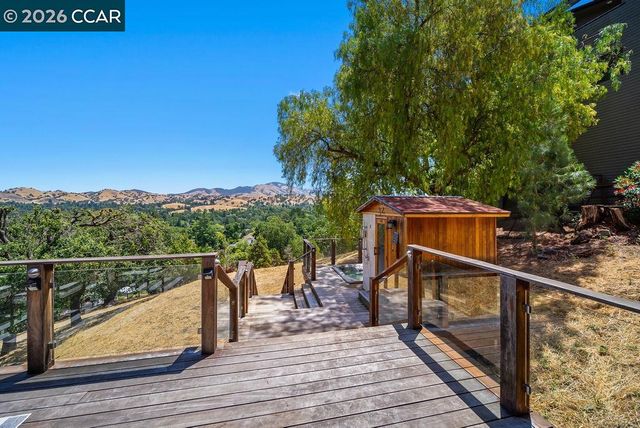 172 Rudgear Dr, Walnut Creek, CA 94596
