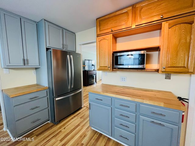 1 Orchard Drive 73, Whiting, NJ 08759