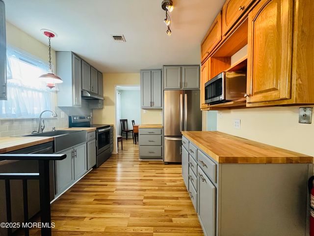 1 Orchard Drive 73, Whiting, NJ 08759