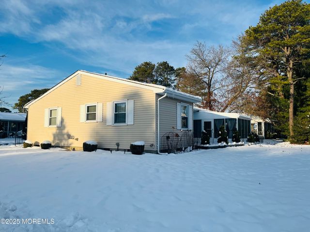 1 Orchard Drive 73, Whiting, NJ 08759