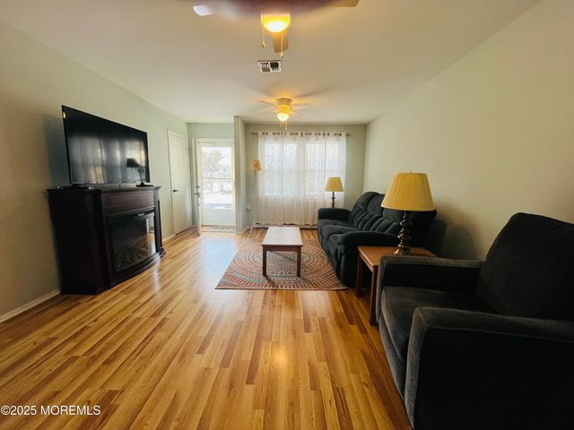 1 Orchard Drive 73, Whiting, NJ 08759