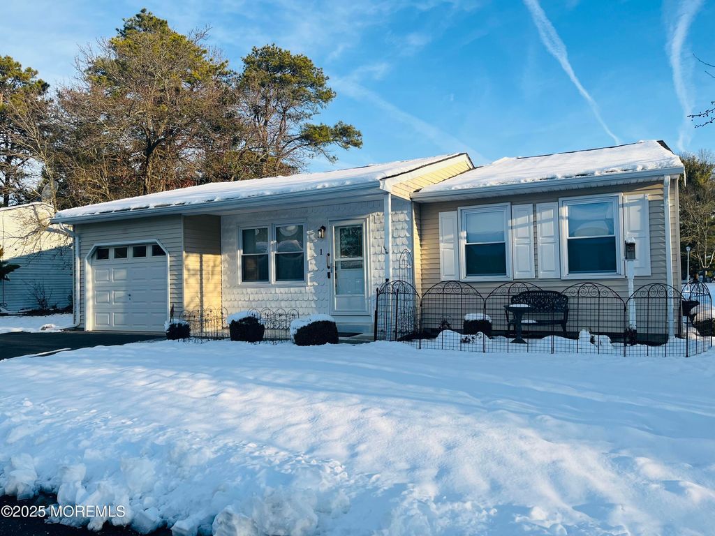 1 Orchard Drive 73, Whiting, NJ 08759