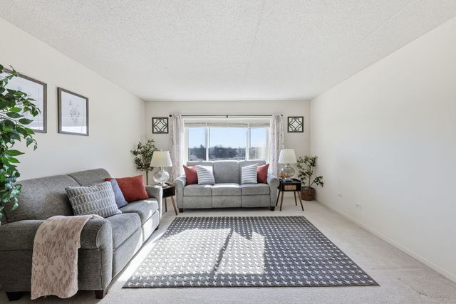 31 E Grove Street 501, Lombard, IL 60148