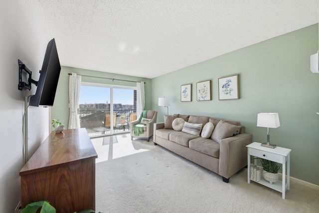 31 E Grove Street 501, Lombard, IL 60148