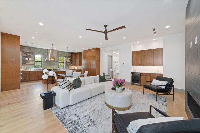 5200 Beech Street, Bellaire, TX 77401