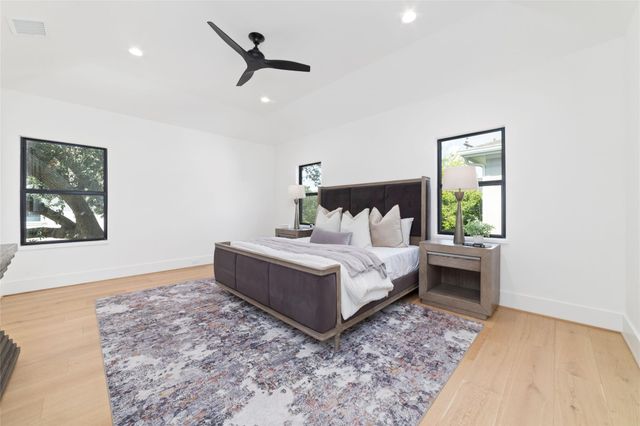 5200 Beech Street, Bellaire, TX 77401