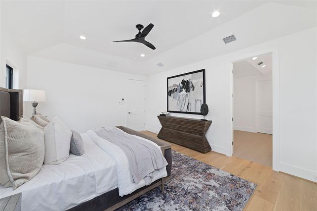 5200 Beech Street, Bellaire, TX 77401