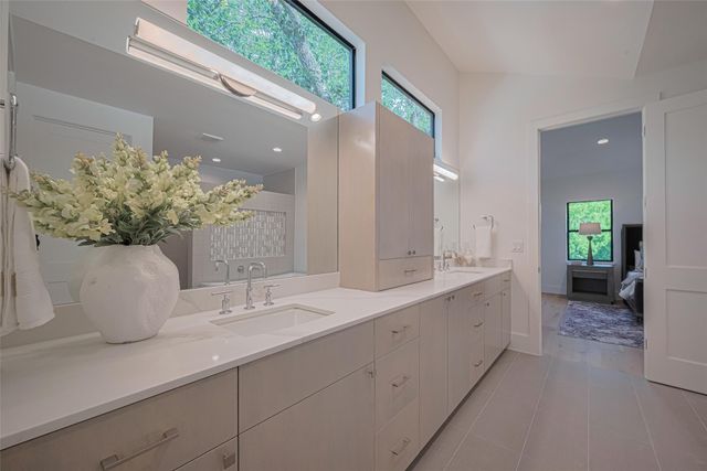 5200 Beech Street, Bellaire, TX 77401