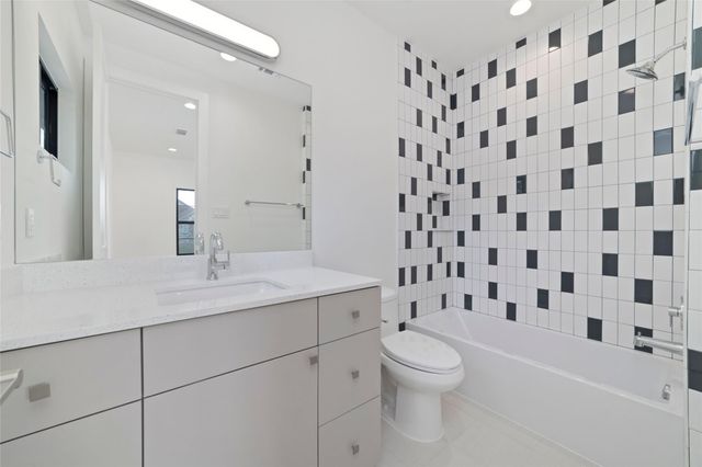 5200 Beech Street, Bellaire, TX 77401