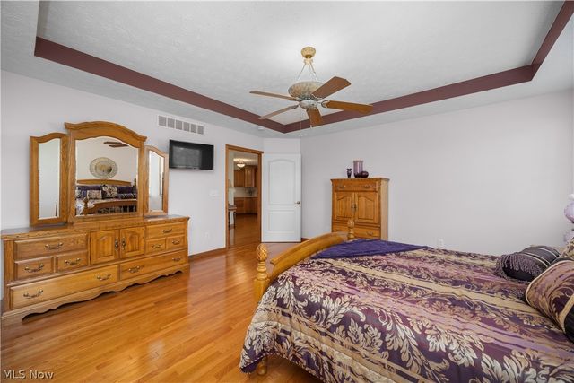 1009 Glendalough Drive, Grafton, OH 44044