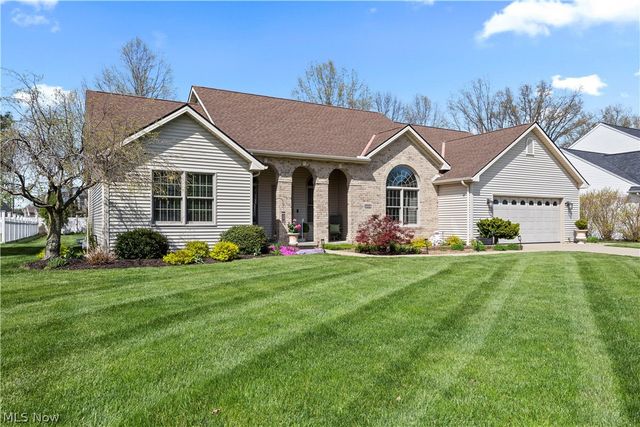 1009 Glendalough Drive, Grafton, OH 44044