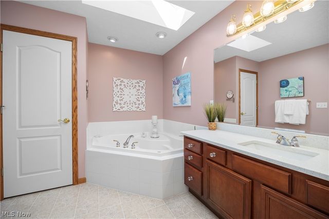 1009 Glendalough Drive, Grafton, OH 44044