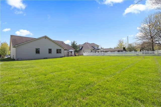 1009 Glendalough Drive, Grafton, OH 44044