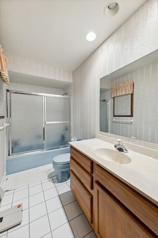 2210 207th Place, Lynwood, IL 60411