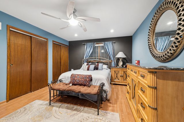 2210 207th Place, Lynwood, IL 60411