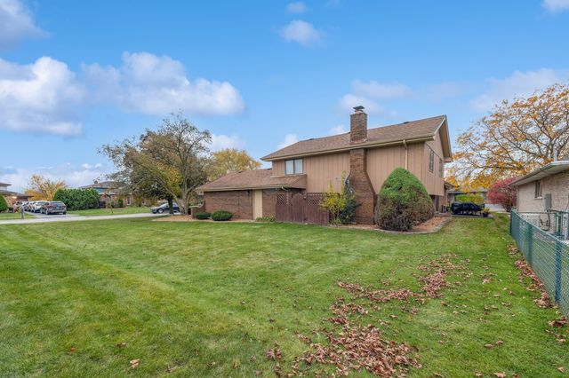 2210 207th Place, Lynwood, IL 60411