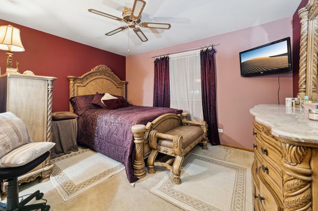 2210 207th Place, Lynwood, IL 60411
