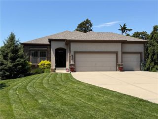 10830 S DEER RUN Street, Olathe, KS 66061