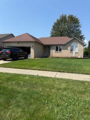 47177 Pamela Drive, Macomb, MI 48044