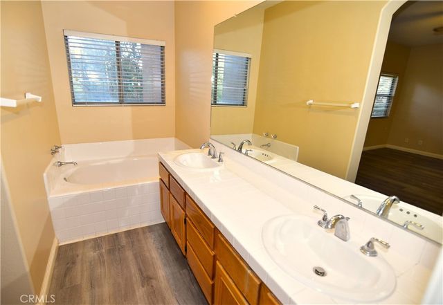 2090 Villa Del Lago B, Chino Hills, CA 91709