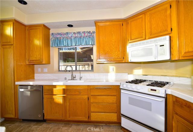 2090 Villa Del Lago B, Chino Hills, CA 91709