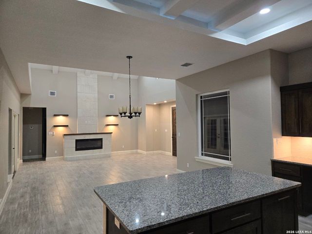 120 Summer Meadow Dr, La Vernia, TX 78121