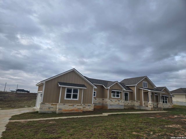 120 Summer Meadow Dr, La Vernia, TX 78121