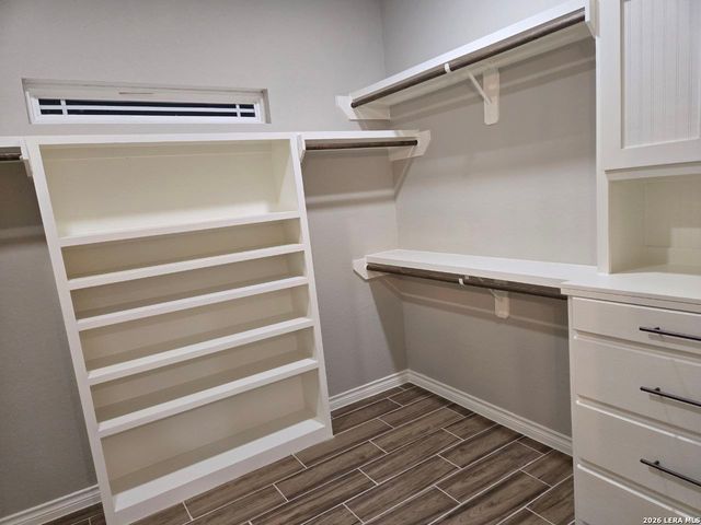 120 Summer Meadow Dr, La Vernia, TX 78121
