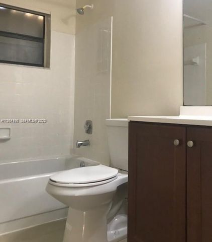 10018 NW 4th St 203, Pembroke Pines, FL 33024