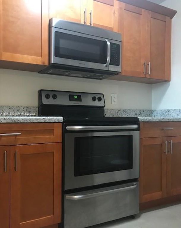 10018 NW 4th St 203, Pembroke Pines, FL 33024