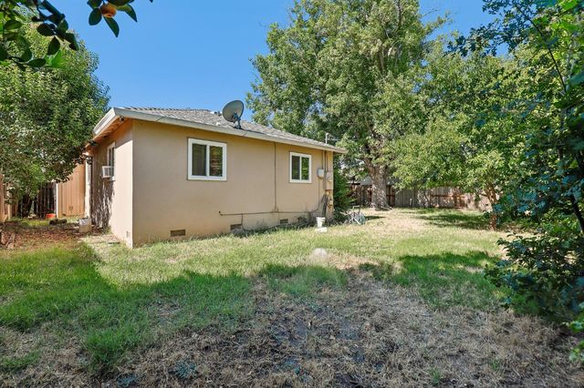 1465 Mathews Way, Sacramento, CA 95822