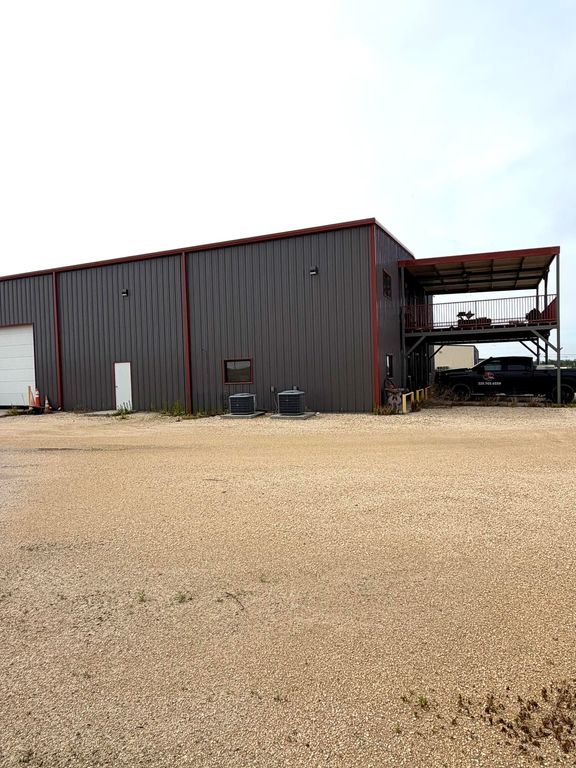 Image 8 of property listing at 6656 Spindle Top Road, San Angelo, TX 76901