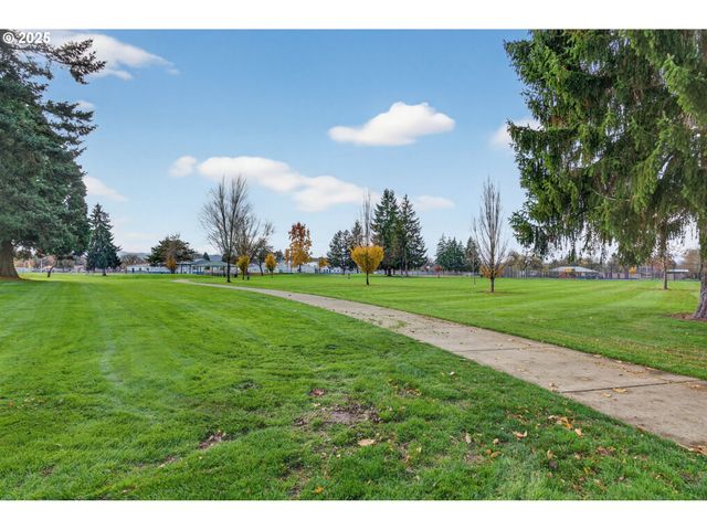 1100 S IVY St, Cornelius, OR 97113