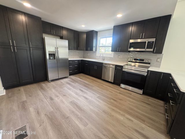 30 W 12TH Street, Jacksonville, FL 32206
