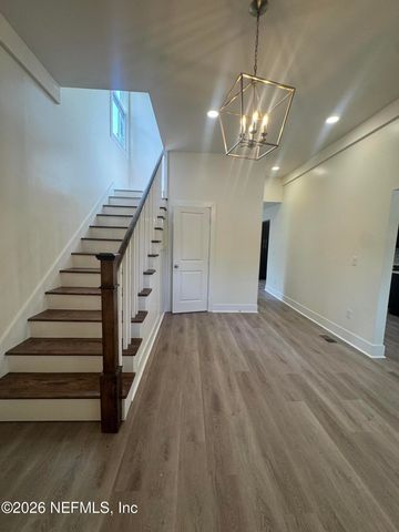 30 W 12TH Street, Jacksonville, FL 32206