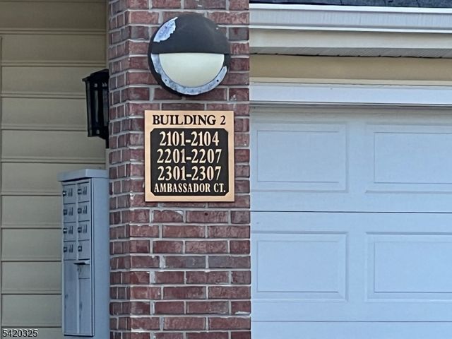 2206 Ambassador Ct, Franklin Twp., NJ 08873