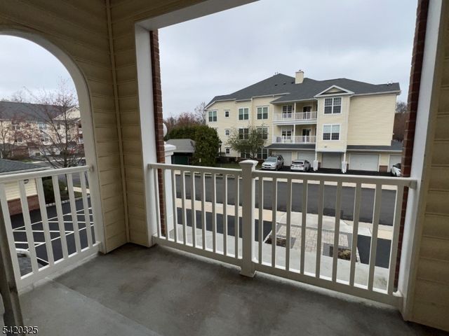 2206 Ambassador Ct, Franklin Twp., NJ 08873