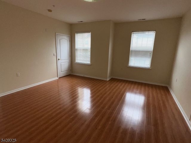 2206 Ambassador Ct, Franklin Twp., NJ 08873