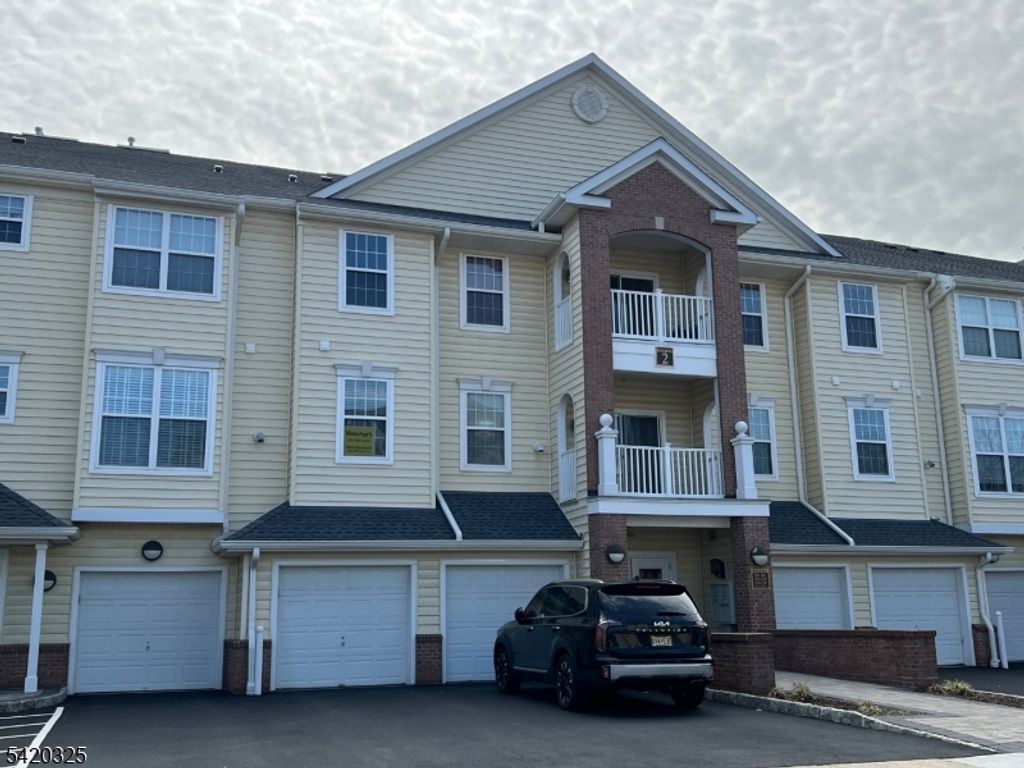 2206 Ambassador Ct, Franklin Twp., NJ 08873